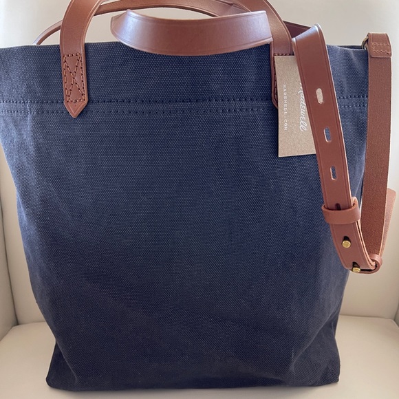 Madewell Handbags - NEW Madewell Medium transport Tote